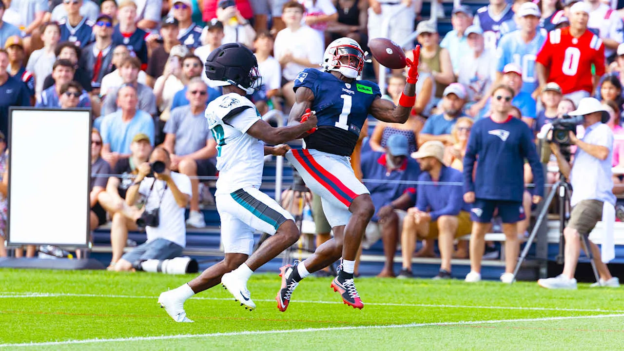 Patriots' Brown professes 'love' for Hurts, Eagles after practice