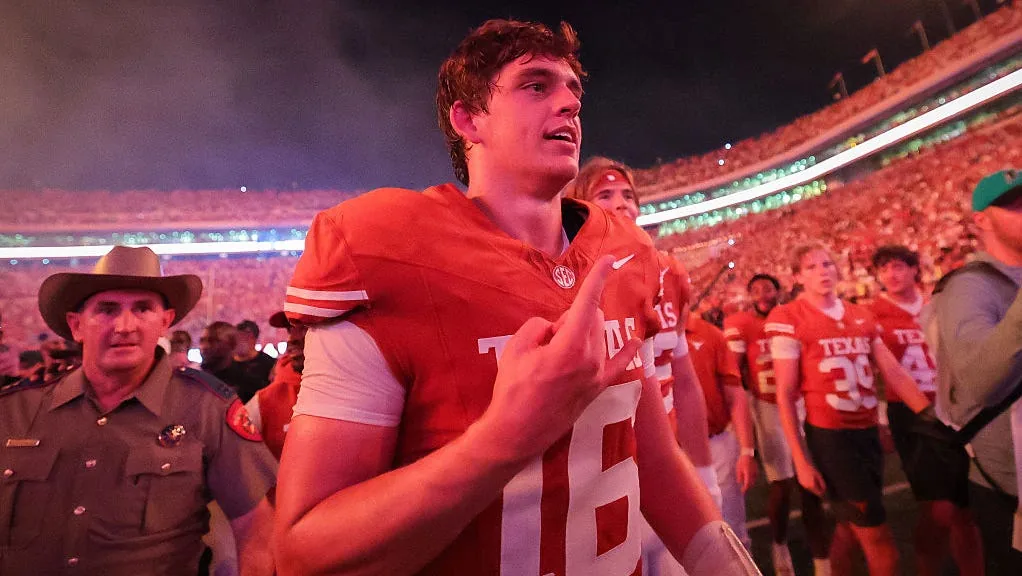 Arch Manning Apologizes to ESPN's Holly Rowe for 'Insensitive Comment' About AI-Generated Video - Bleacher Report