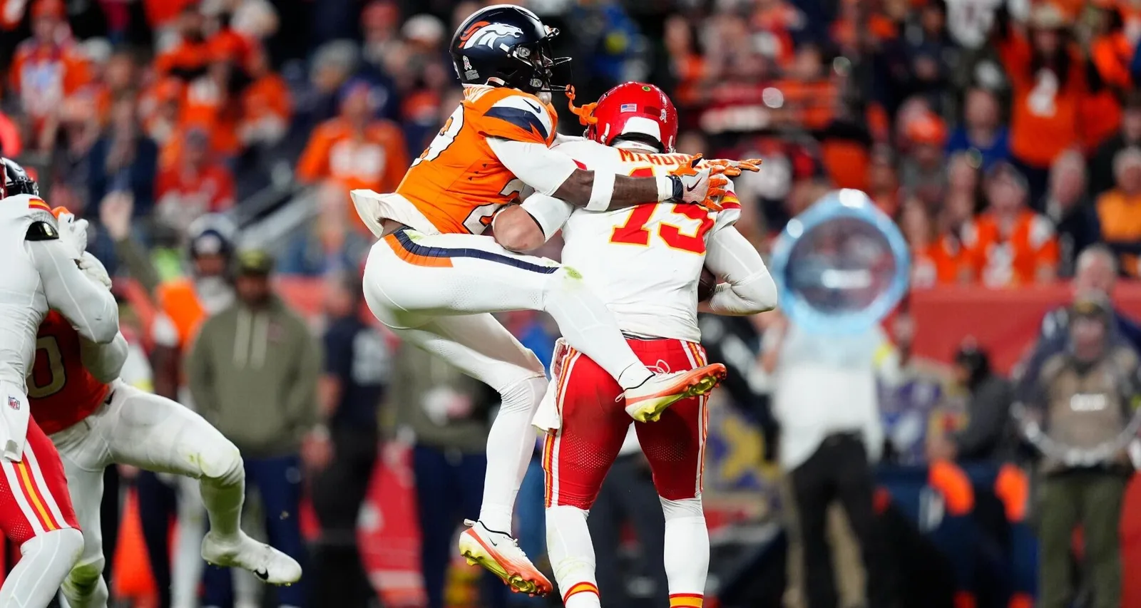 Kenneth Walker III's dazzling debut leads Chiefs over Broncos